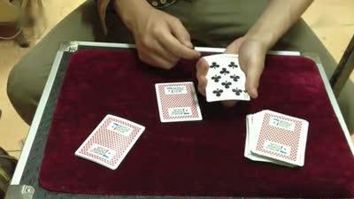 三分钟了解&quot;我来老千偷看牌的手法教学 —详细解说+新浪科技