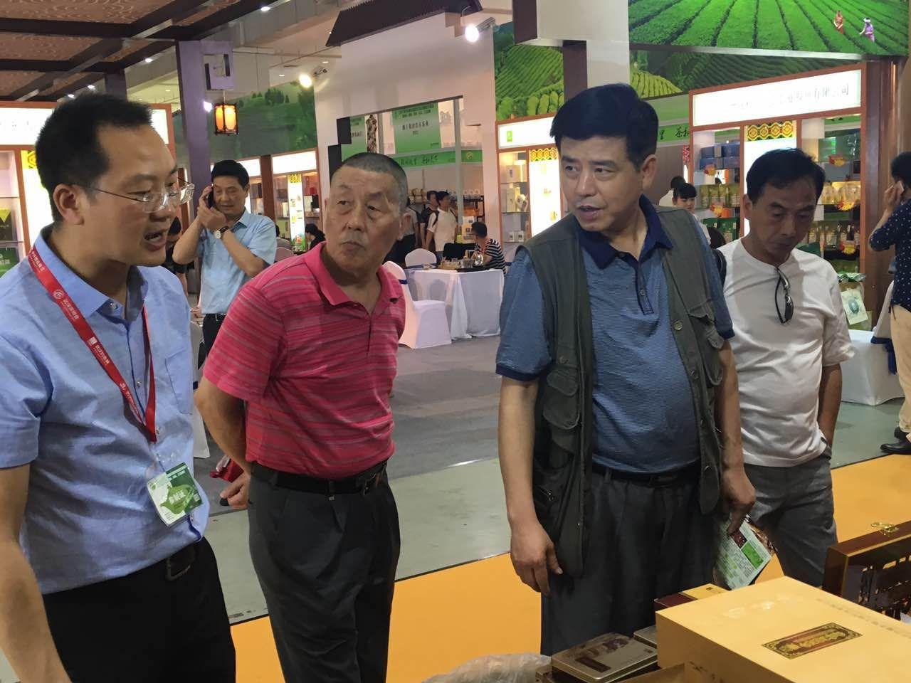 必看盘点揭秘!新且实用普通牌推筒子新高科技!—详细解说+新浪科技
