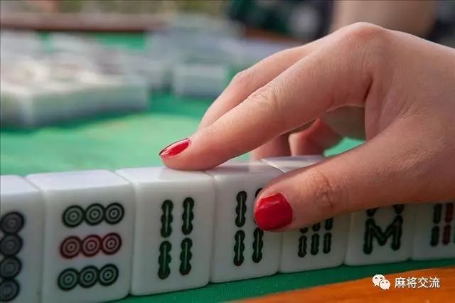 中至麻将比奖有猫腻吗(揭秘小程序赢的诀窍)