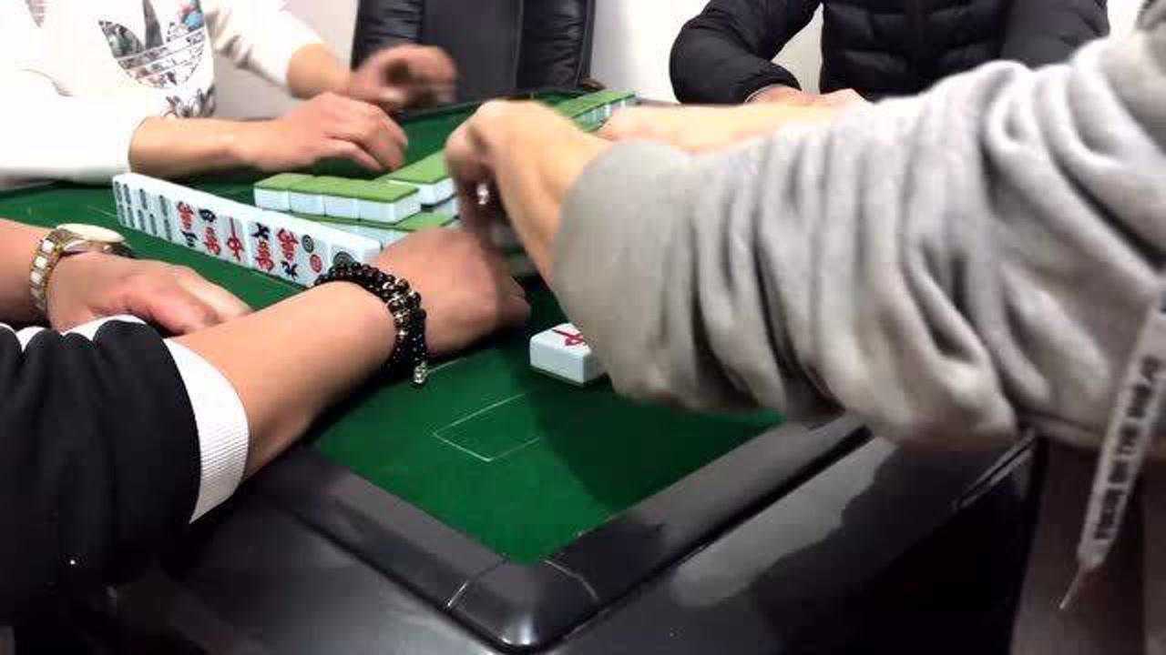 手机打广东麻将红中变究竟到底有挂吗(真的有挂确实有挂)