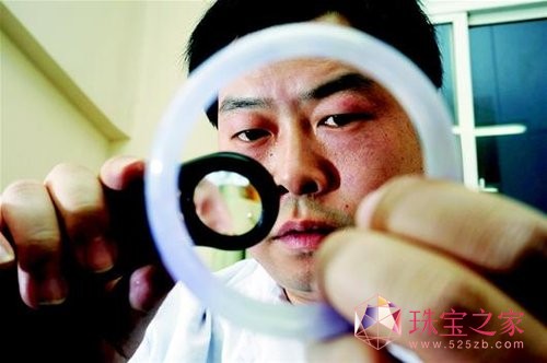 (2分钟介绍)“暗宝看穿仪器实用吗《新浪科技 讲解窍门》
