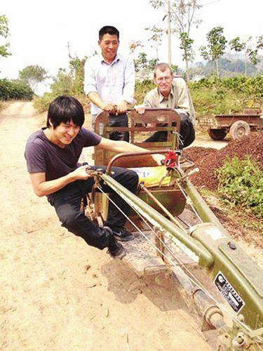 「热点资讯」玩拖拉机搞鬼仪器《详细教程 新浪科技》