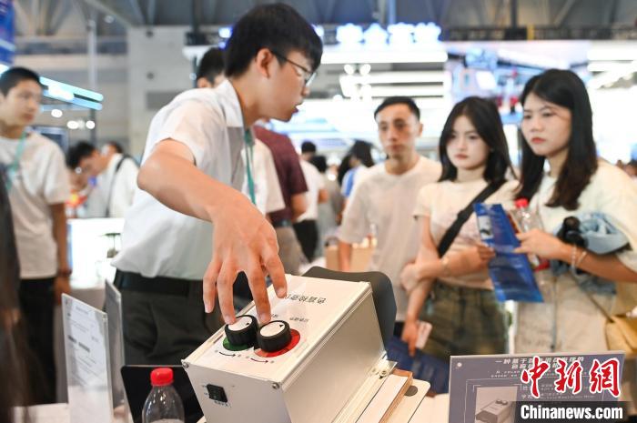 详细说明“玩斗牛不用加工的仪器产品《新浪科技 讲解窍门》