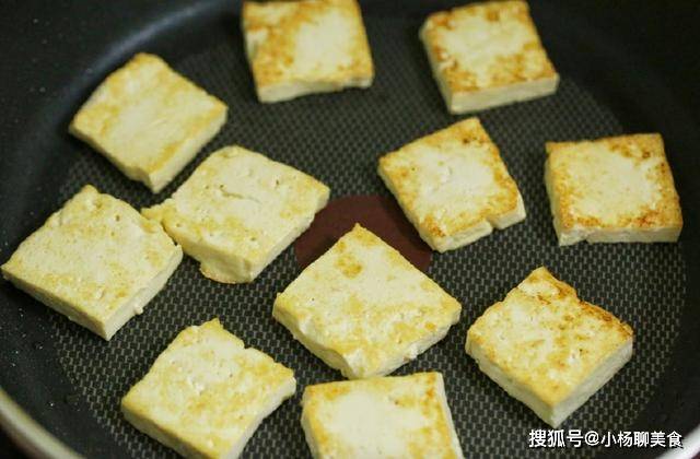 详细说明“最方便学会玩3个骰子赌大小的技巧一《我来教教你怎么赢 》