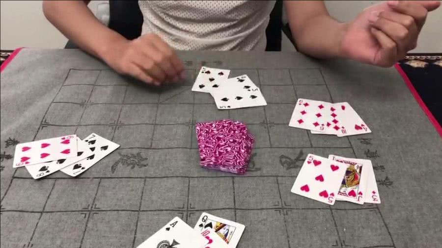 我来教教大家“扑克牌闷金花发好牌如何作弊方法一《我来教教你怎么赢 》