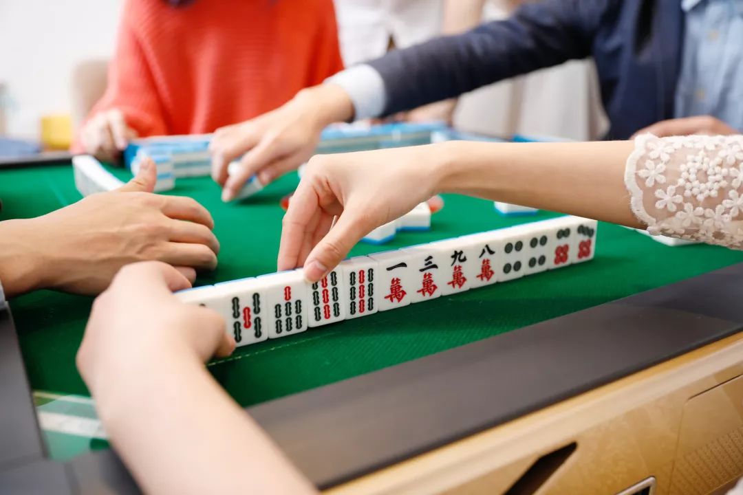 一分钟教你“实用普通麻将牌斗牛有什么好道具—详细解说+新浪科技