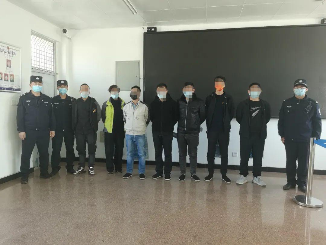 给大家爆料一下介绍老千诈金花闷牌技巧有哪些 《详细教程 新浪科技》